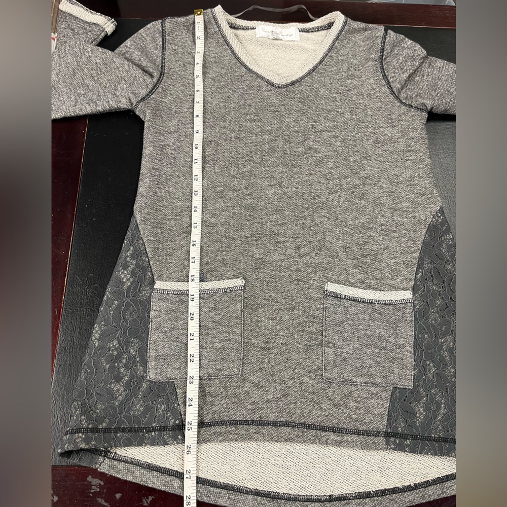 French Laundry pullover size small - Picture 7 of 7